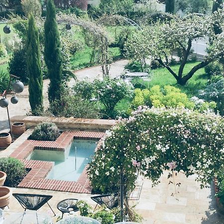 Orpheus Lodge Ζιβερνί Εξωτερικό φωτογραφία