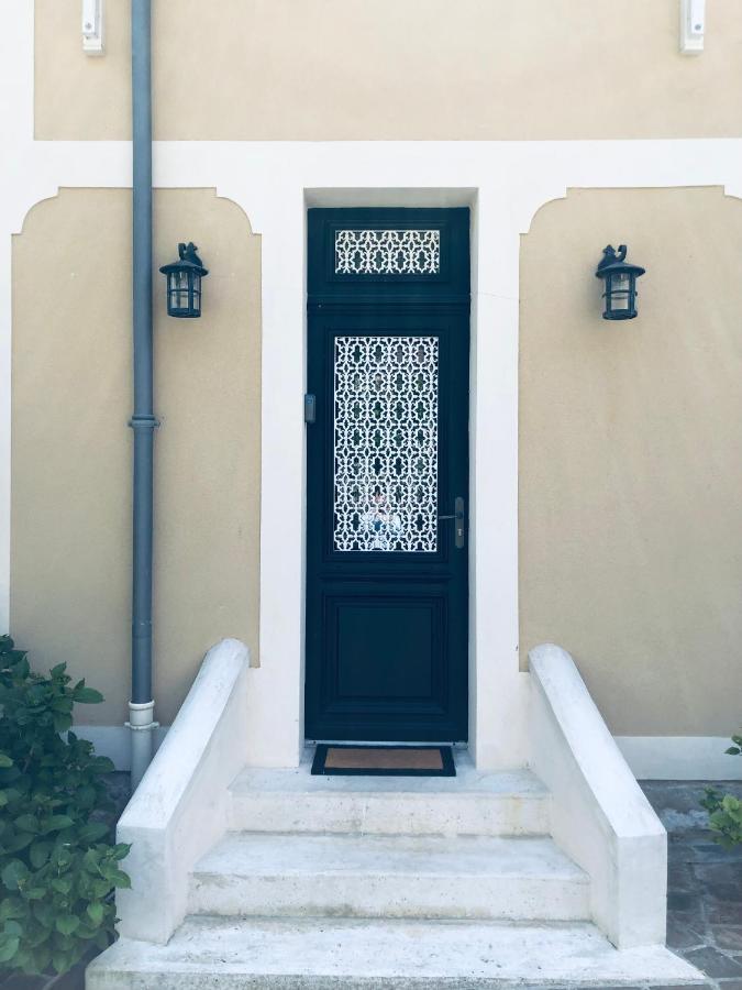 Orpheus Lodge Ζιβερνί Εξωτερικό φωτογραφία