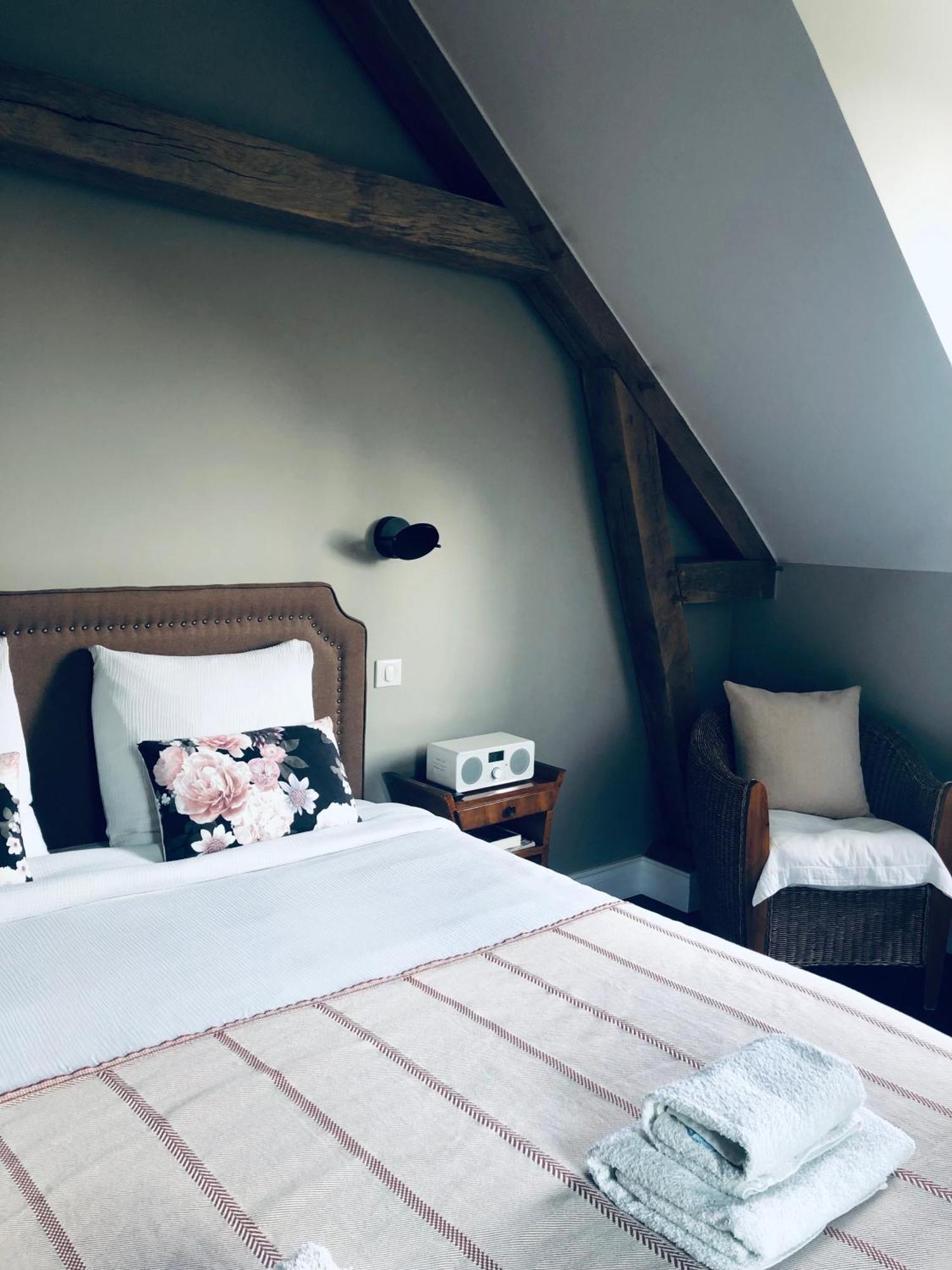 Orpheus Lodge Ζιβερνί Εξωτερικό φωτογραφία
