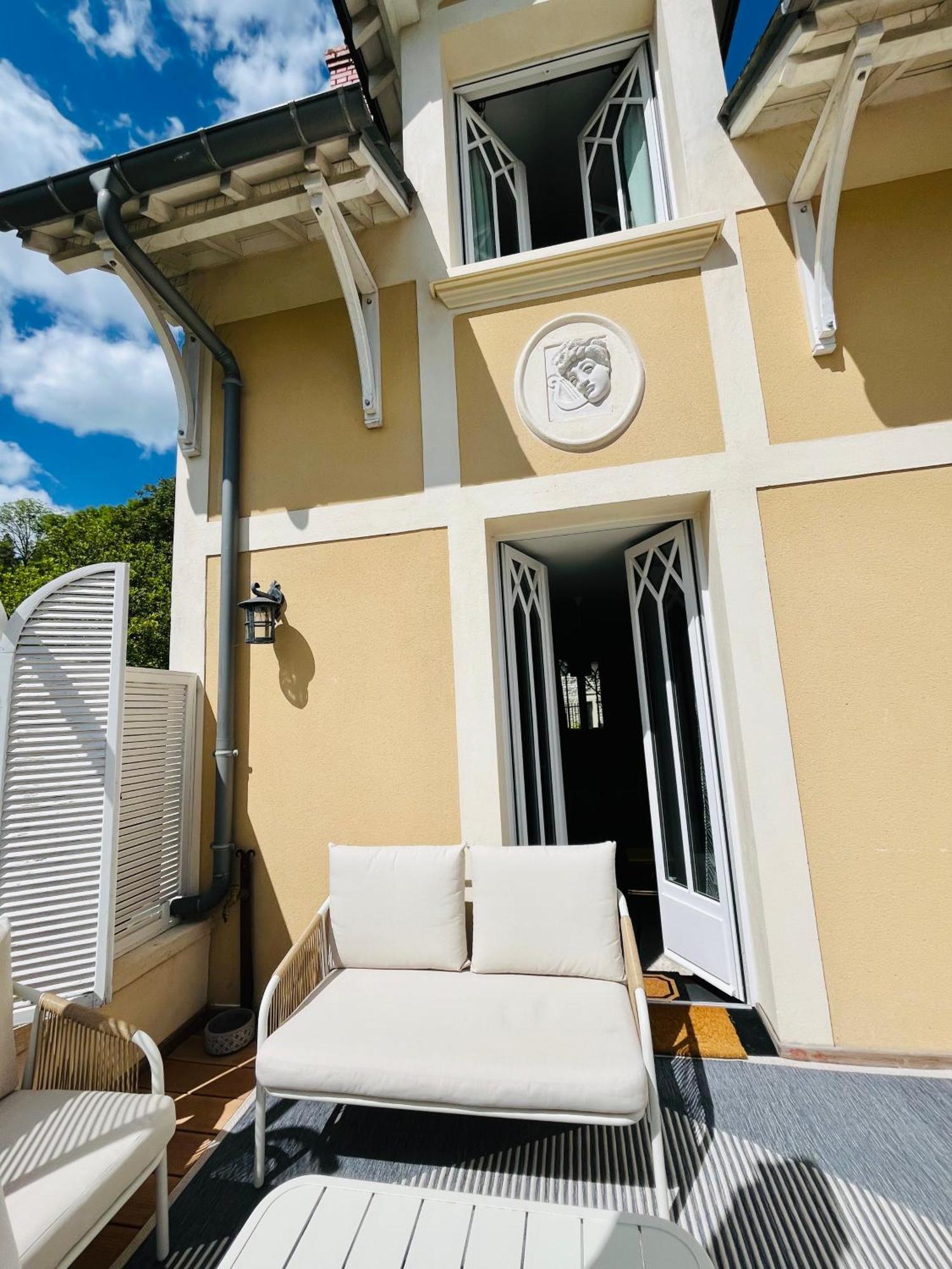 Orpheus Lodge Ζιβερνί Εξωτερικό φωτογραφία